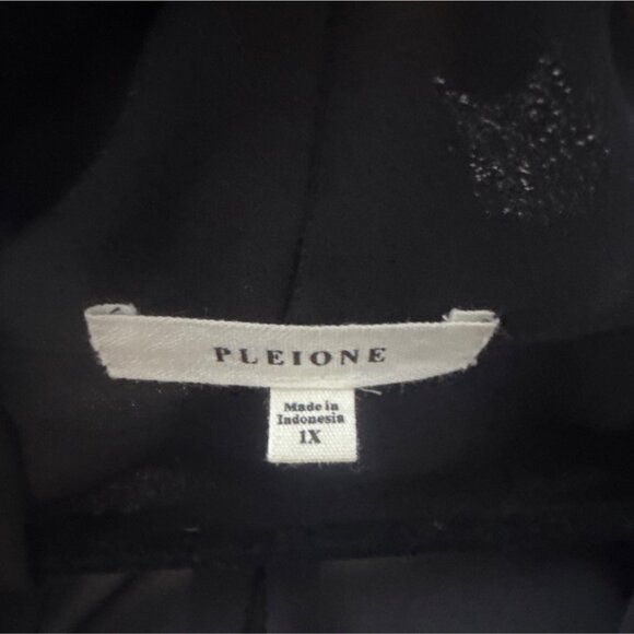 Black Pleione Womens Draped Blouse 1X Polyester With Smocked Cuffs - Picture 3 of 7